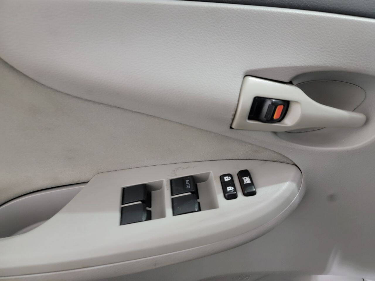 Used 2009 Toyota Corolla FWD image 10
