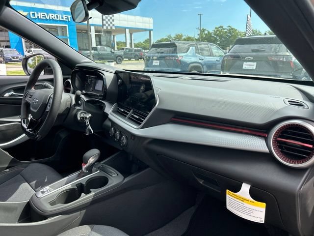 New 2026 Chevrolet Trax RS w/ Sunroof Package FWD image 31