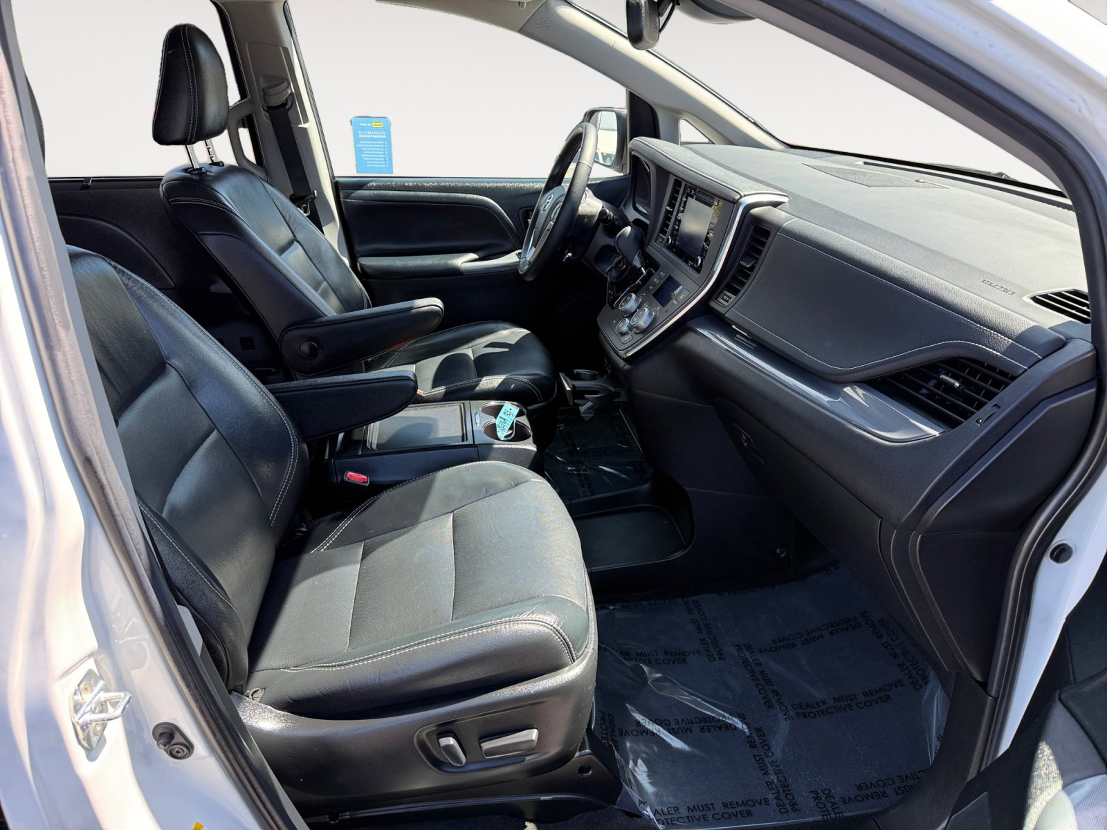 Used 2018 Toyota Sienna SE image 18