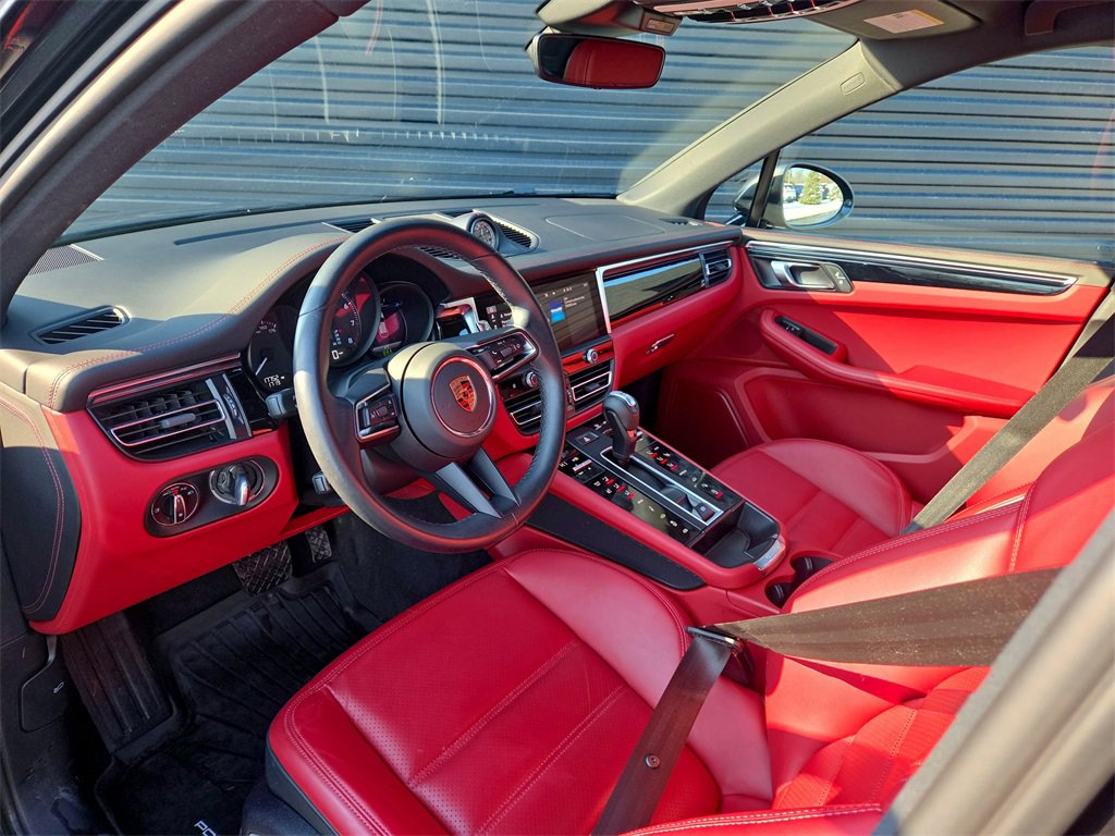 Certified 2023 Porsche Macan GTS image 4