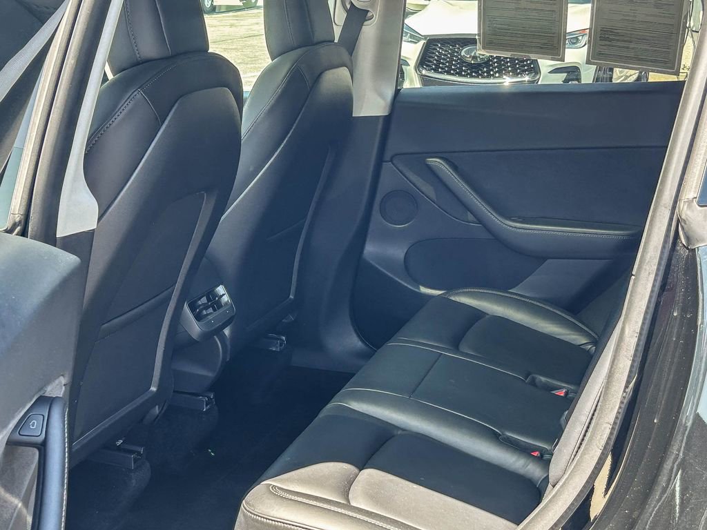 Used 2021 Tesla Model Y Long Range AWD/4WD image 17