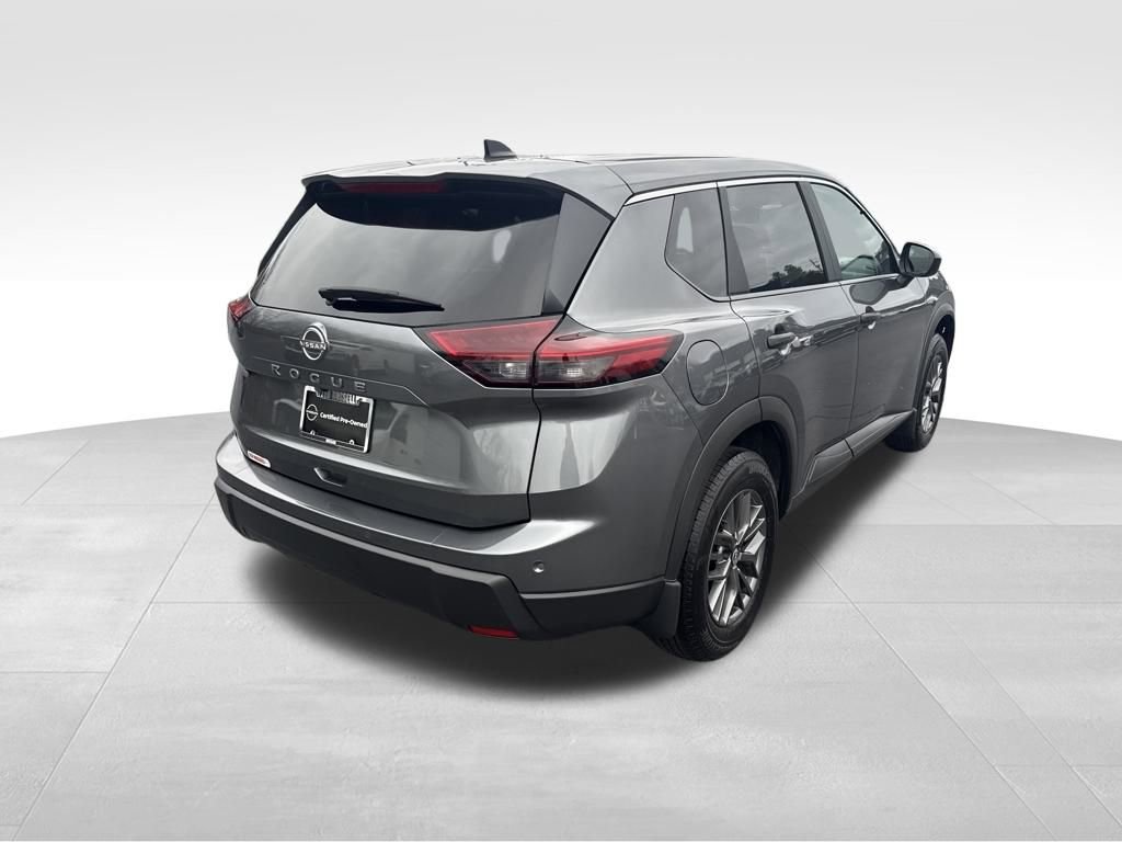 Used 2025 Nissan Rogue S image 6