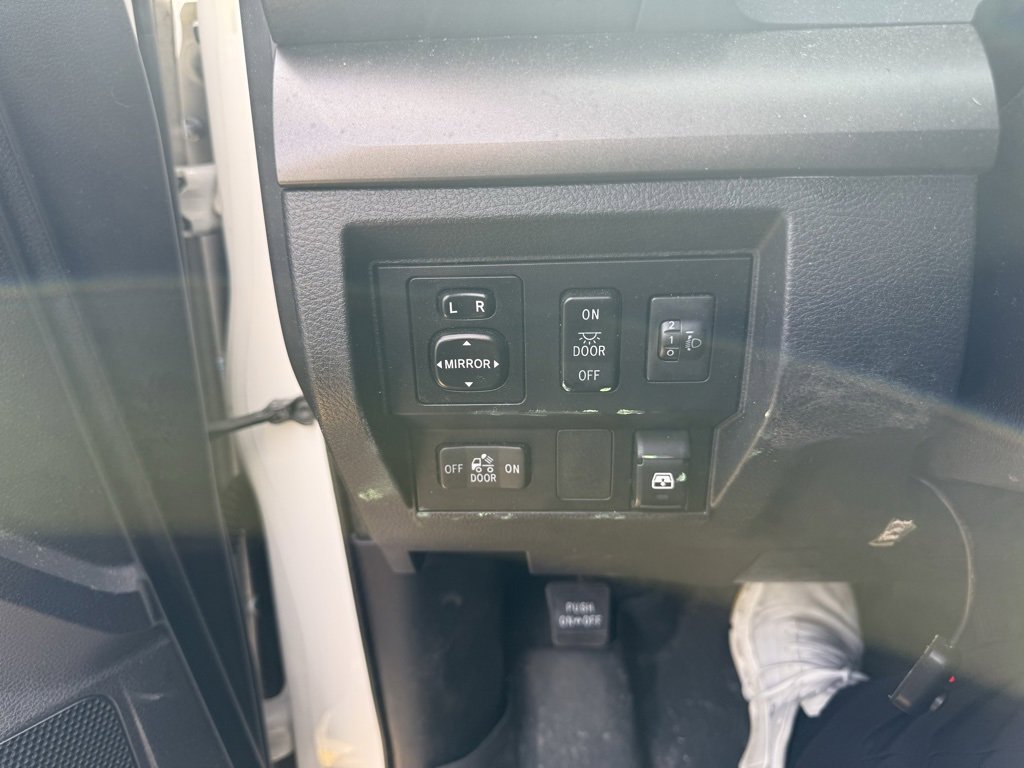 Used 2016 Toyota Tundra SR5 image 6