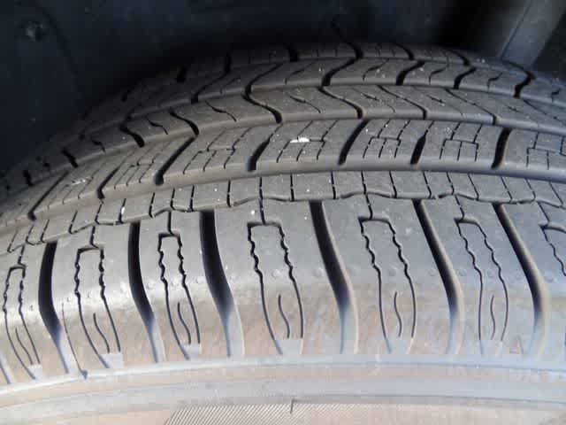Used 2019 Toyota RAV4 LE w/ Carpet Mat Package FWD image 20
