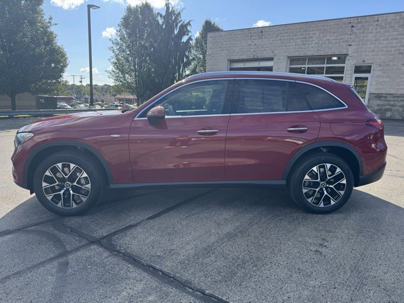 Used 2025 Mercedes-Benz GLC 350e 4MATIC image 7