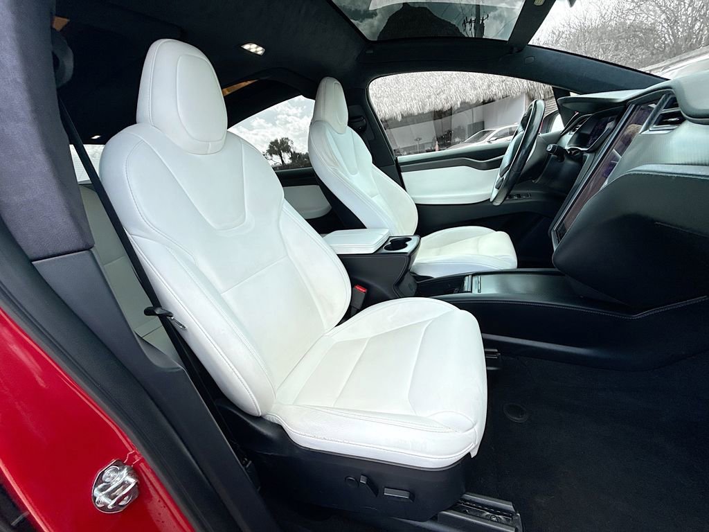 Used 2021 Tesla Model X Performance image 32