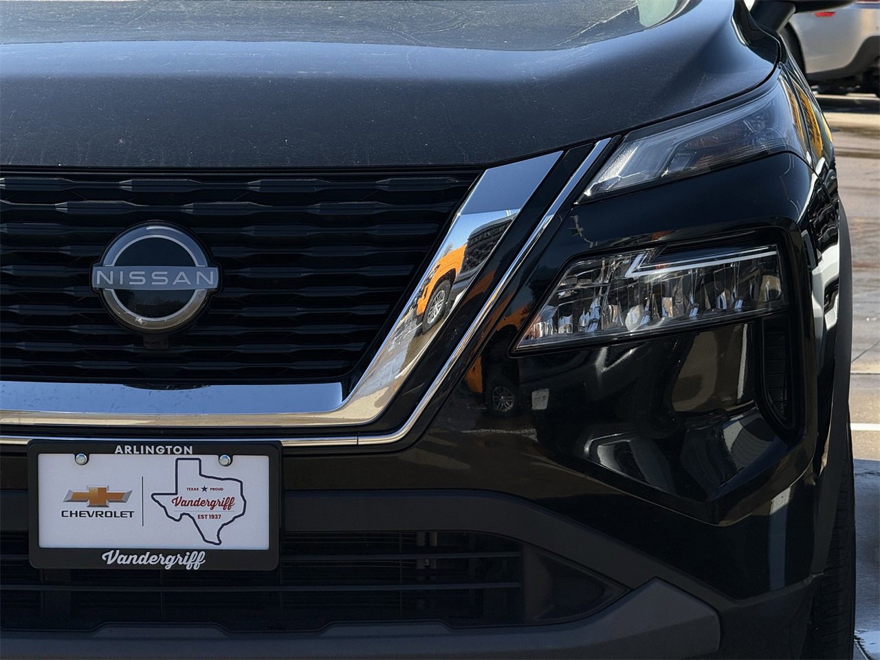 Used 2023 Nissan Rogue SV image 8