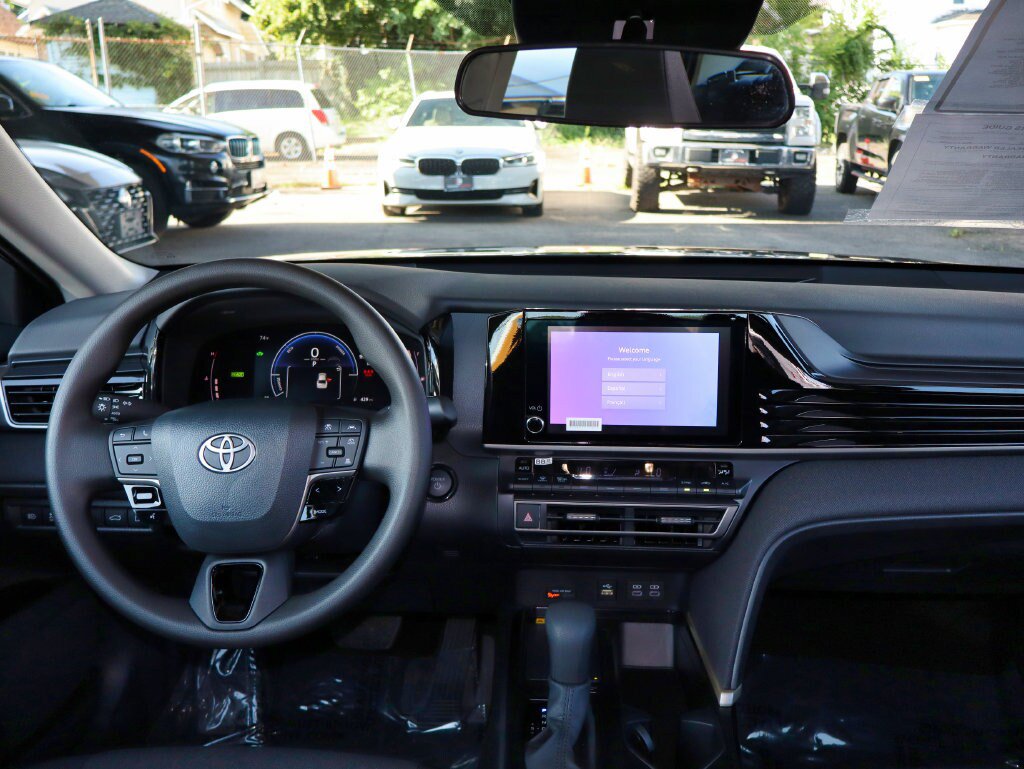 Used 2026 Toyota Camry LE FWD image 30