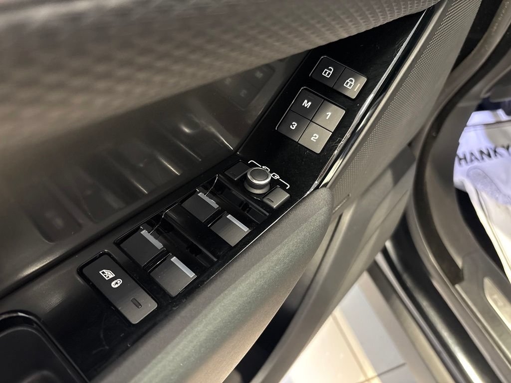 Used 2023 Land Rover Range Rover Velar S AWD/4WD image 36