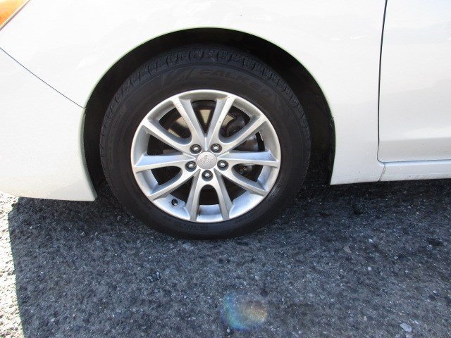 Used 2013 Subaru Impreza 2.0i Premium w/ All-Weather Pkg AWD/4WD image 13