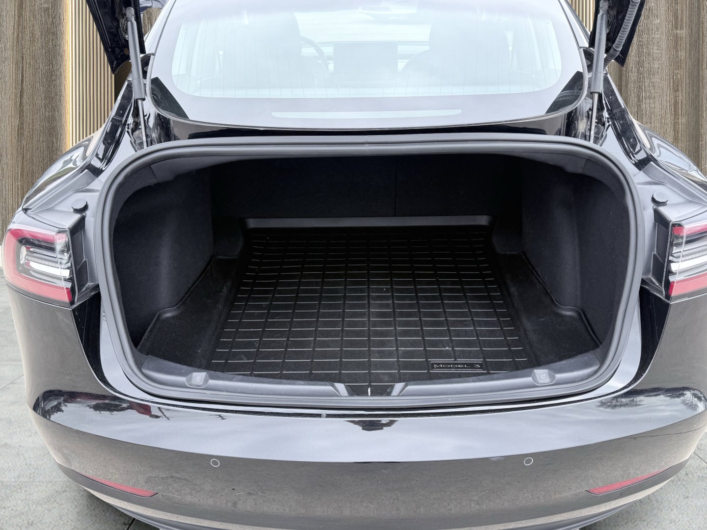 Used 2018 Tesla Model 3 Mid Range image 13