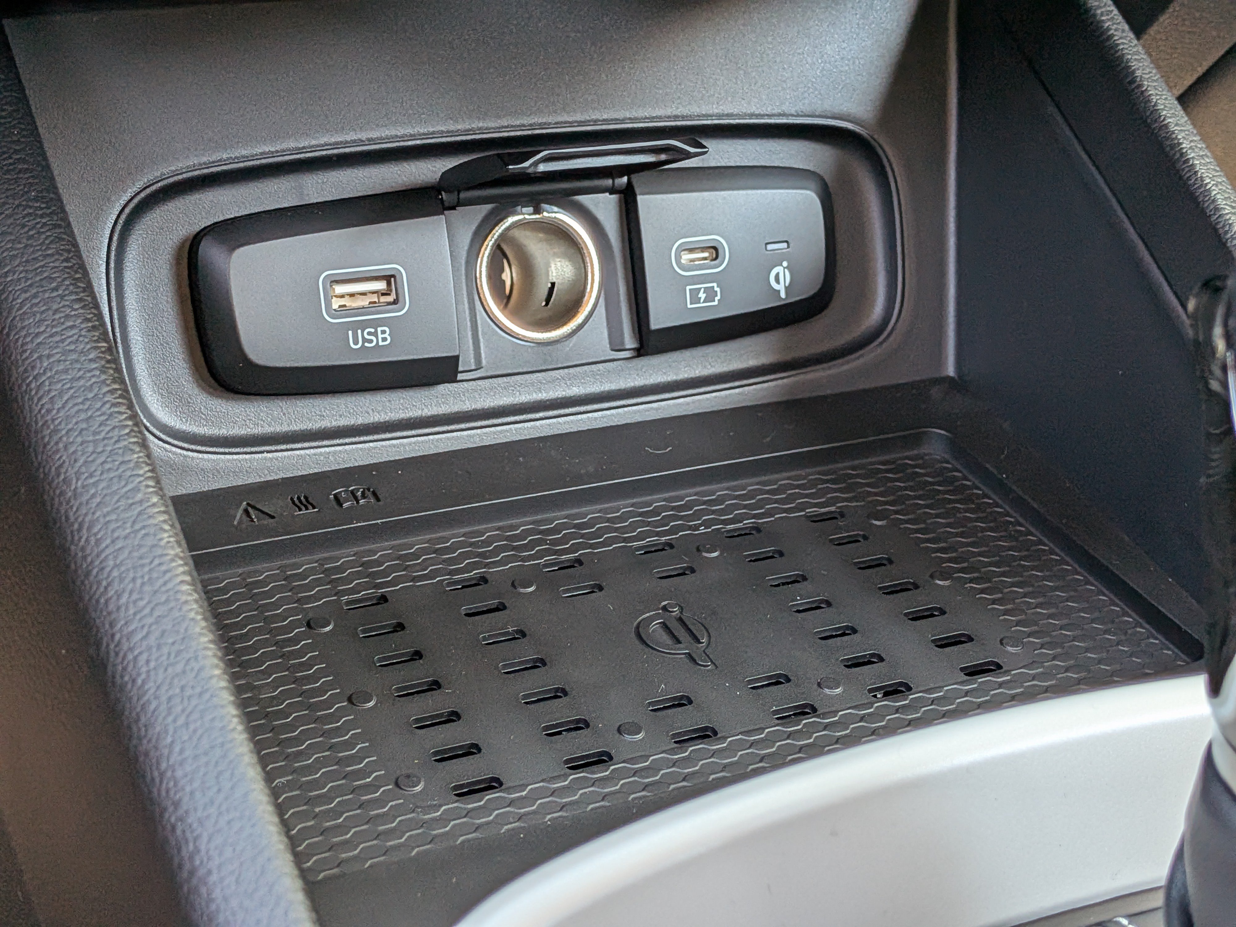New 2026 Hyundai Venue SEL FWD image 30