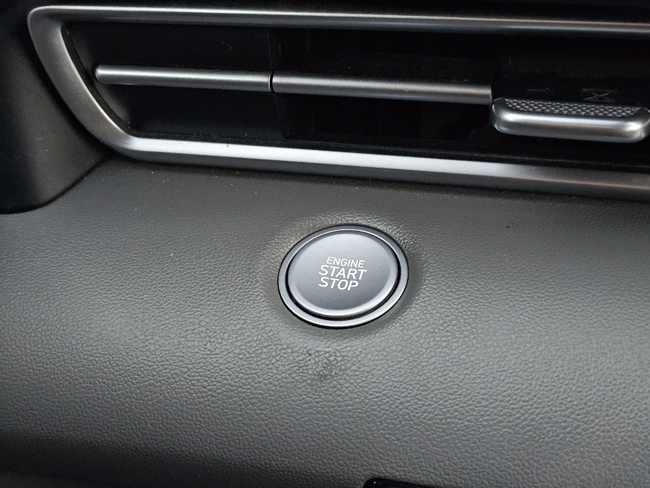 Used 2022 Hyundai Elantra SEL image 46