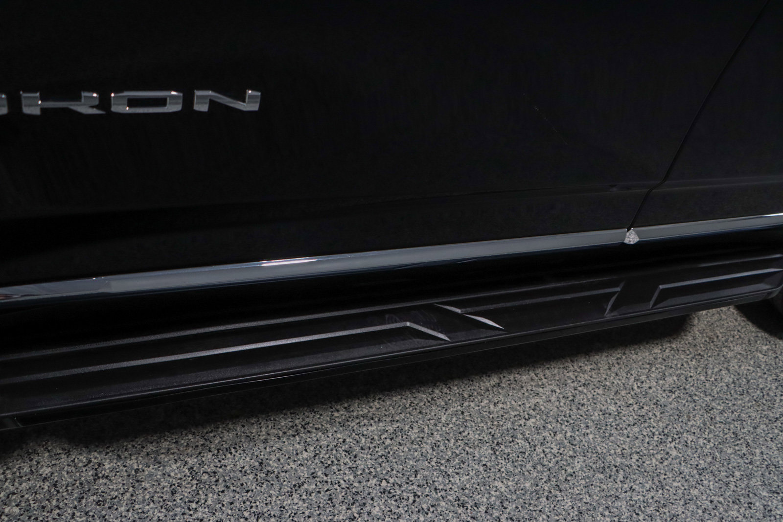 Used 2023 GMC Yukon SLT w/ SLT Luxury Package image 12