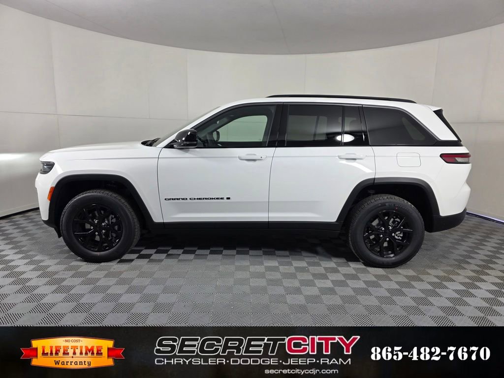 New 2026 Jeep Grand Cherokee Altitude image 4