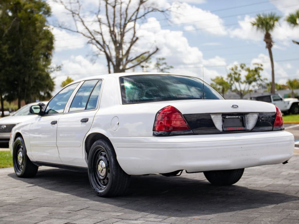 Used 2008 Ford Crown Victoria Police Interceptor RWD image 9