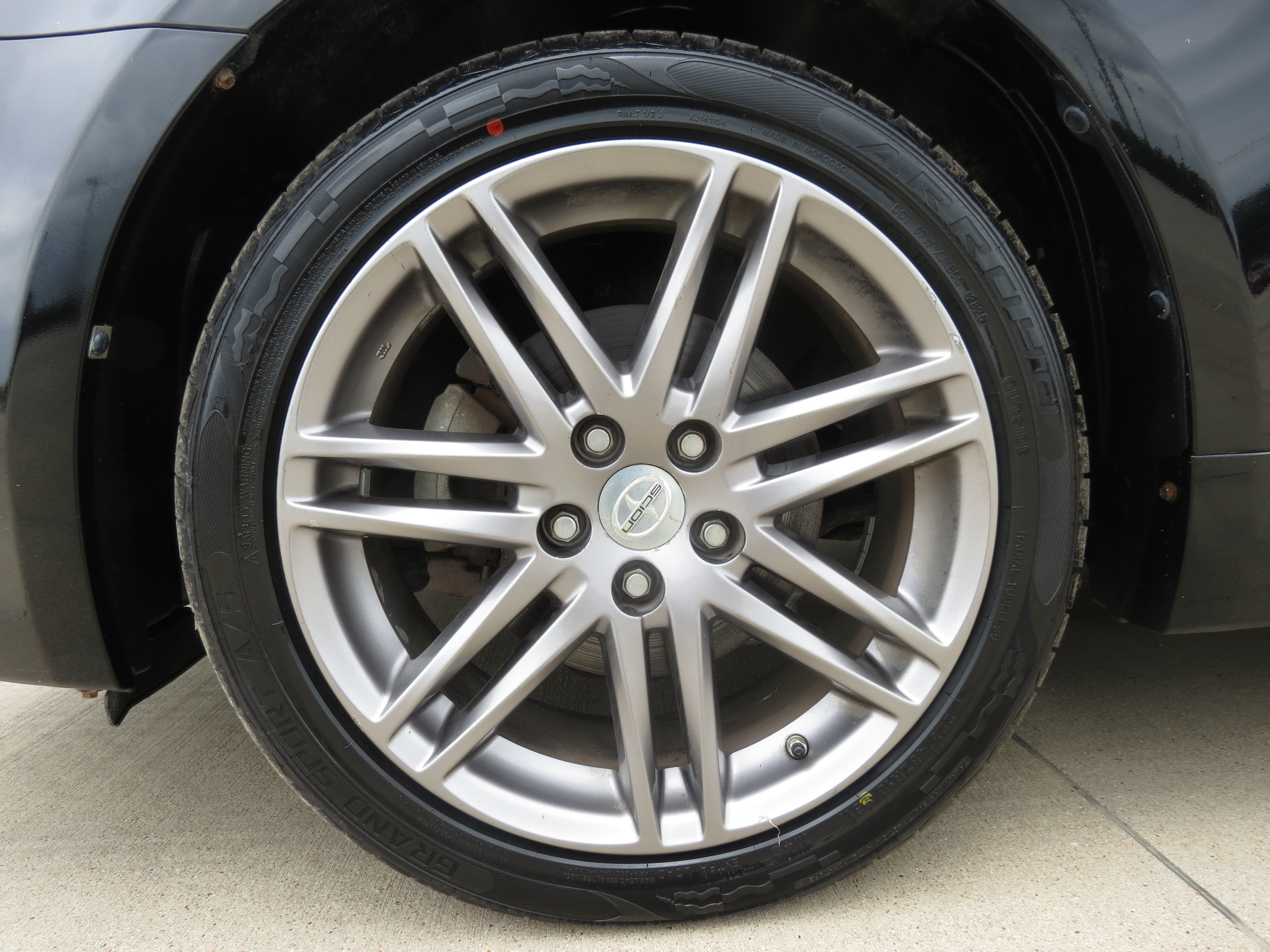Used 2013 Scion tC FWD image 9