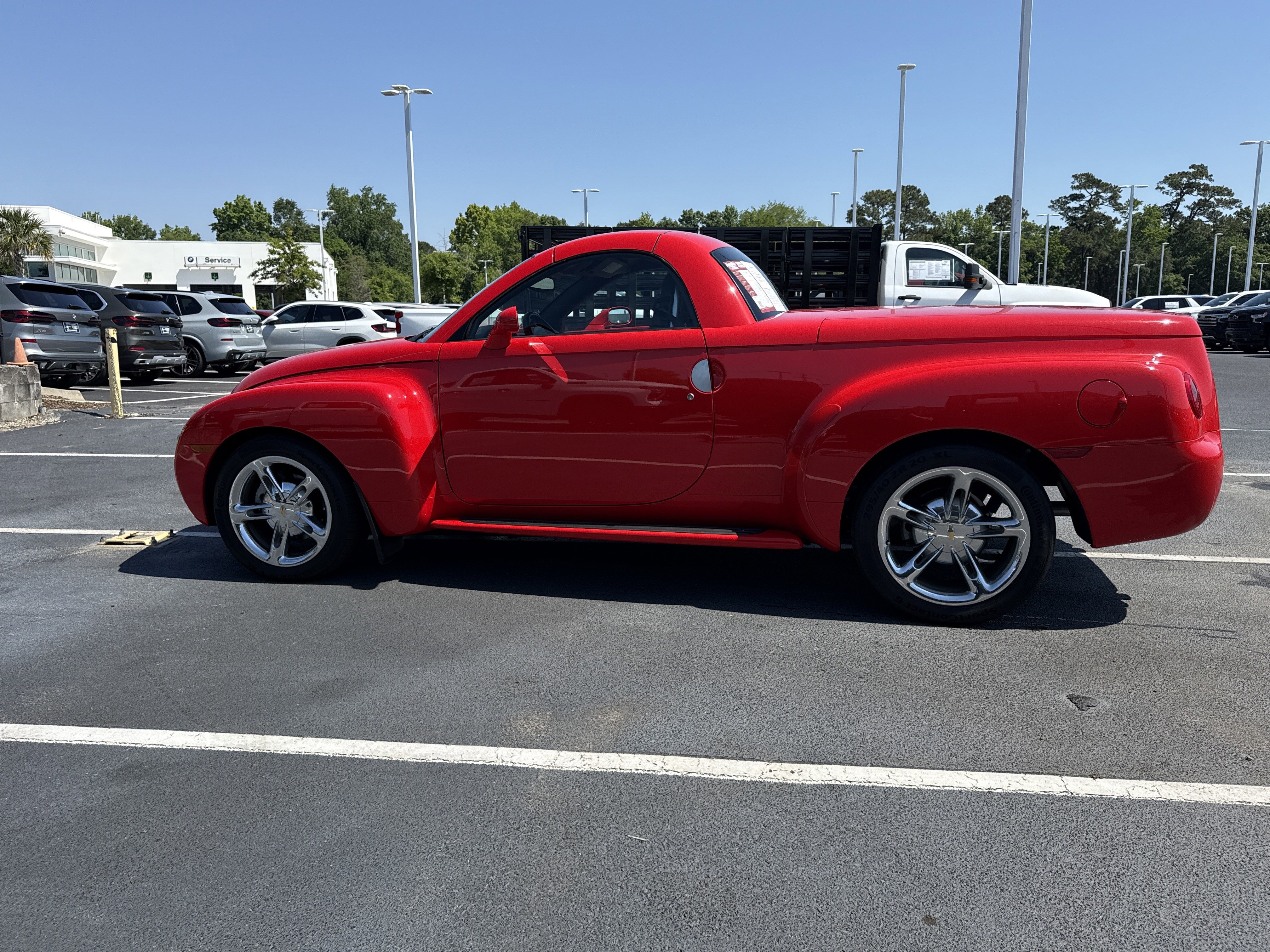Used 2005 Chevrolet SSR w/ Preferred Equipment Group RWD image 17