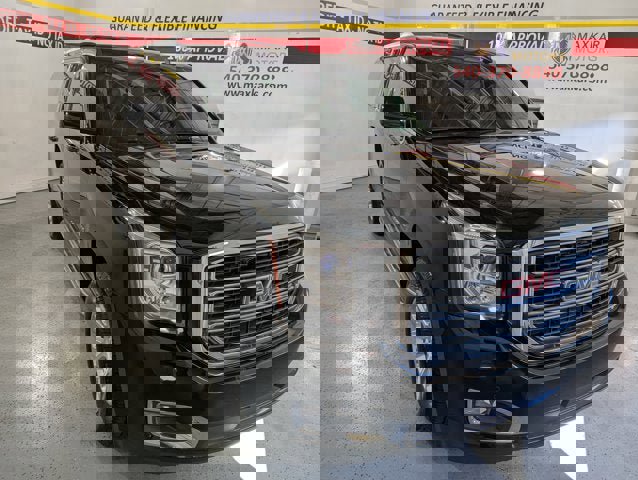Used 2015 GMC Yukon XL SLT image 1