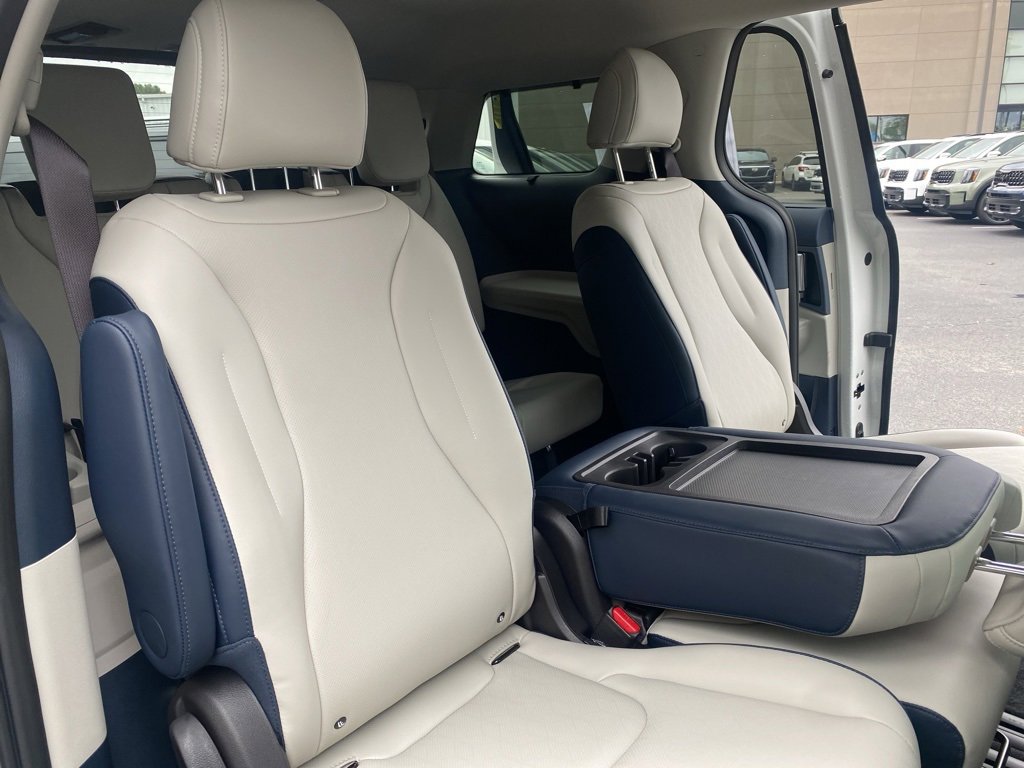 New 2026 Kia Carnival EX image 19