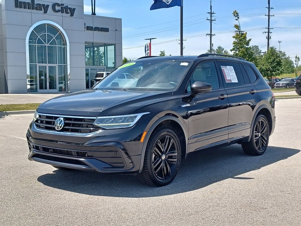 Used 2022 Volkswagen Tiguan SE R-Line AWD/4WD image 2
