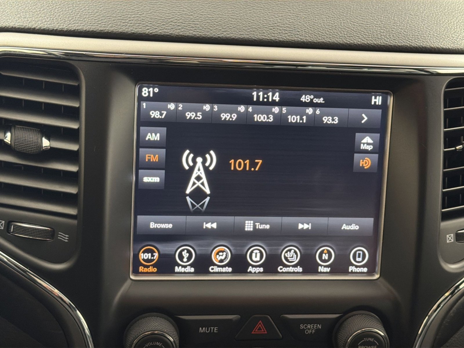 Used 2018 Jeep Grand Cherokee Altitude image 18