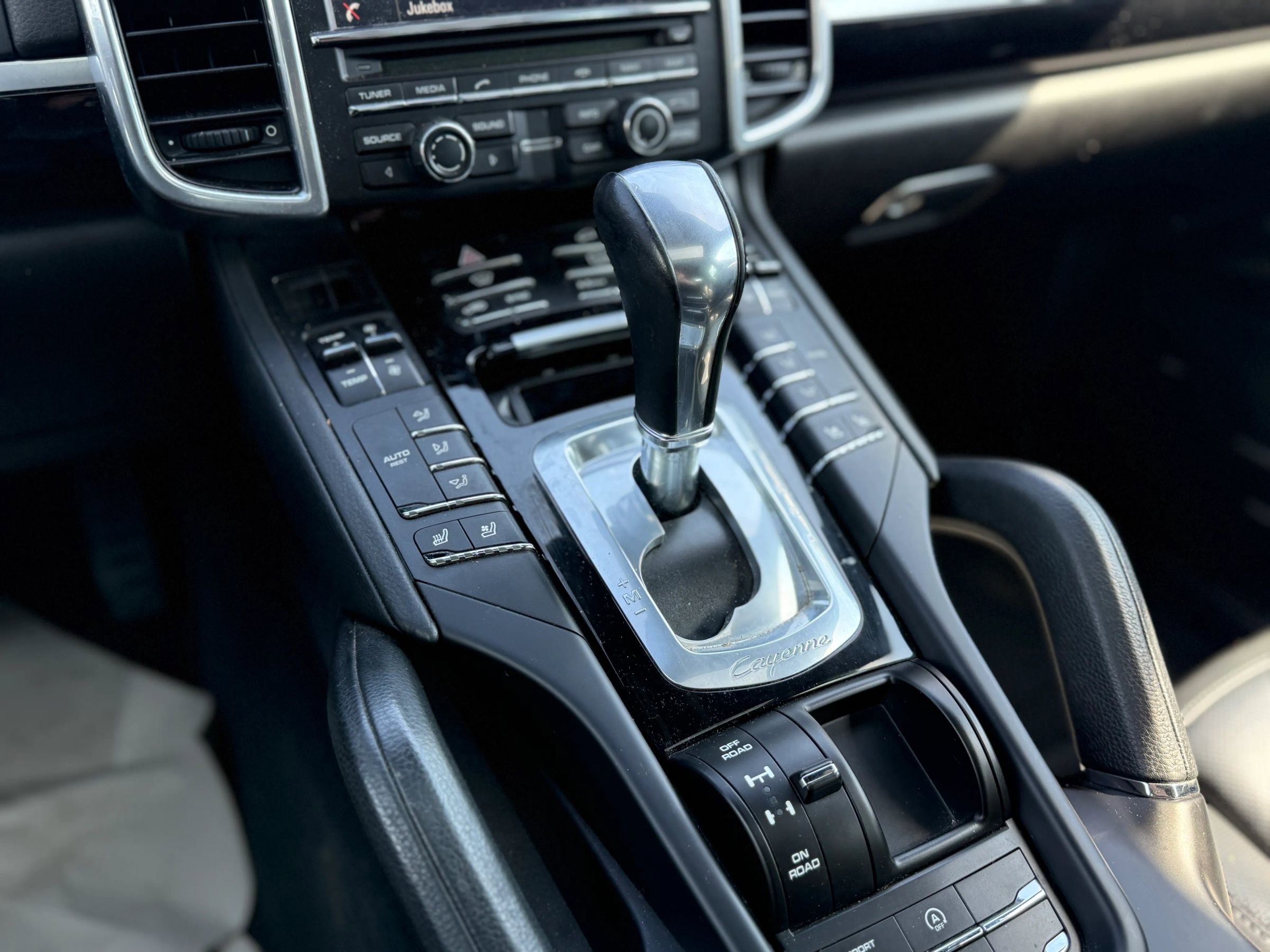 Used 2016 Porsche Cayenne image 20