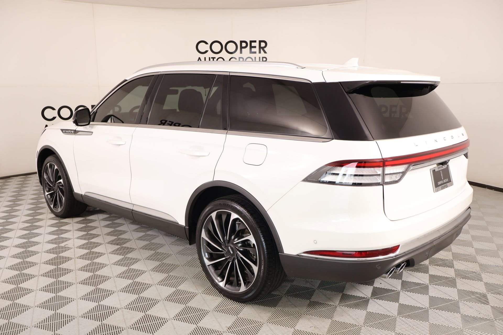 Used 2022 Lincoln Aviator Reserve w/ Equipment Group 201A image 25