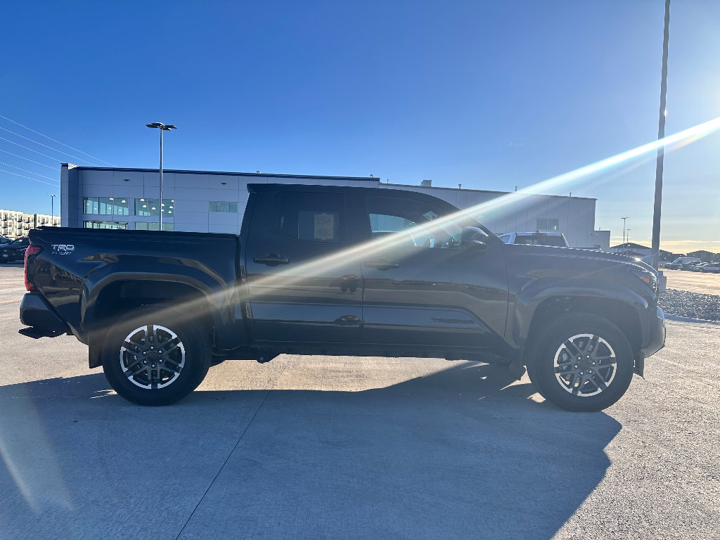 Used 2024 Toyota Tacoma TRD Sport image 3
