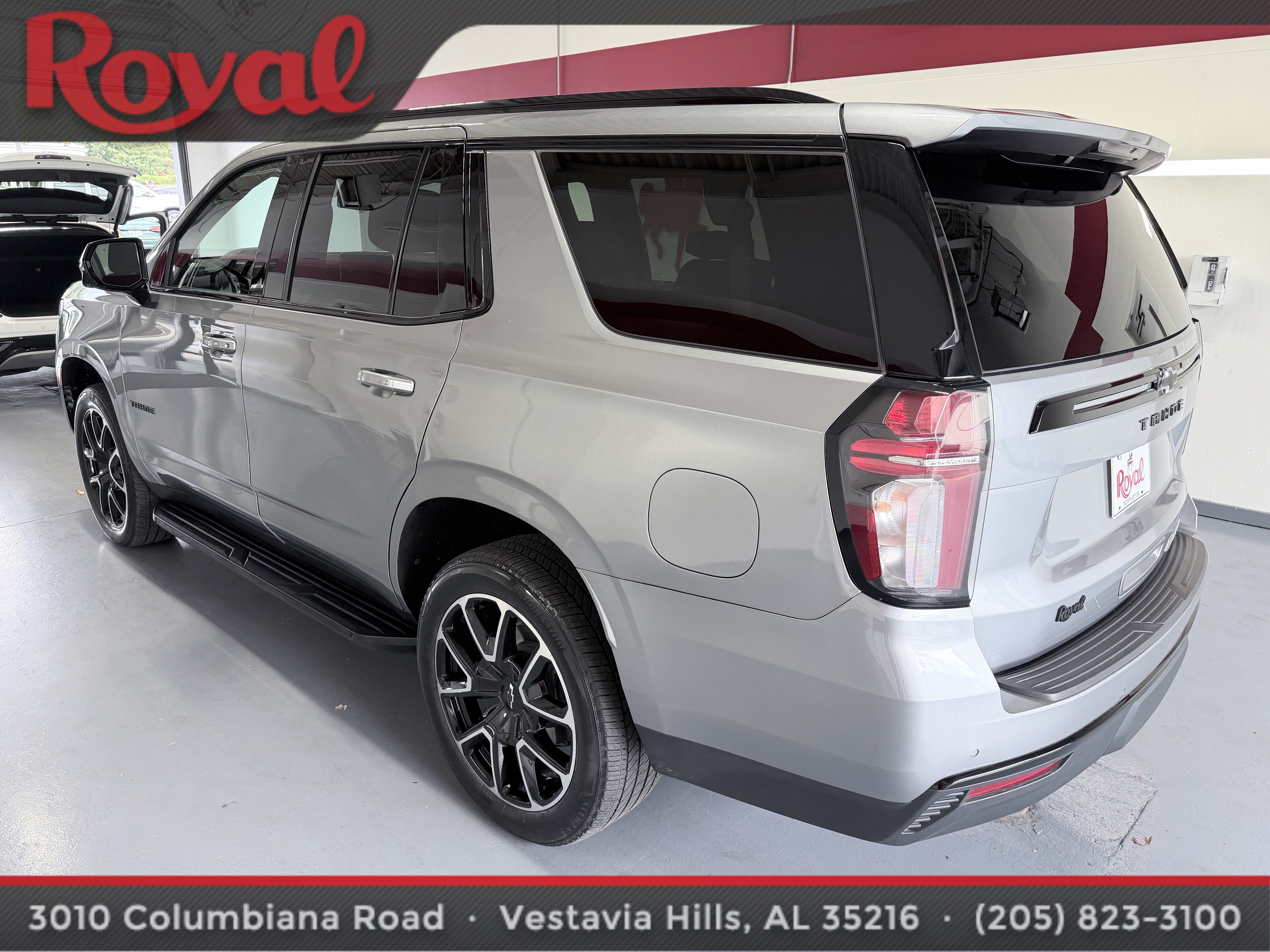 Used 2024 Chevrolet Tahoe RST w/ Luxury Package RWD image 9
