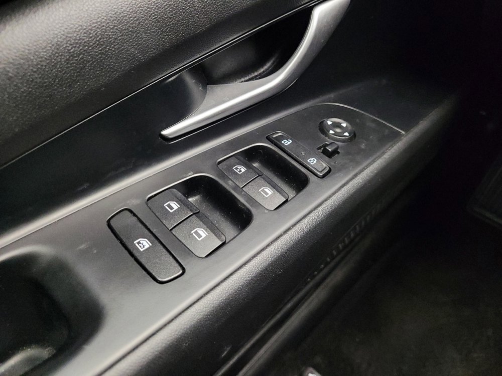 Used 2022 Hyundai Elantra SEL w/ Cargo Package image 27