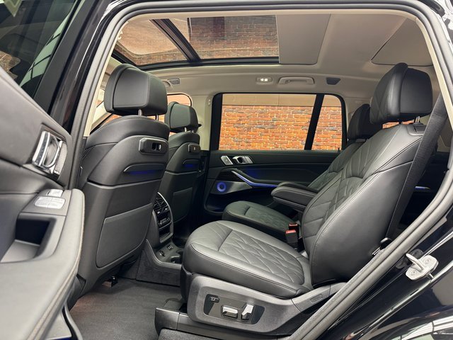 Certified 2025 BMW X7 xDrive40i w/ Premium Package image 23