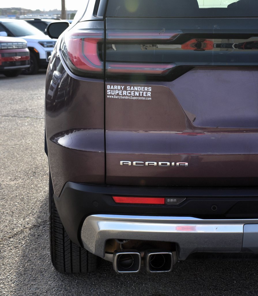 Used 2025 GMC Acadia Elevation image 8