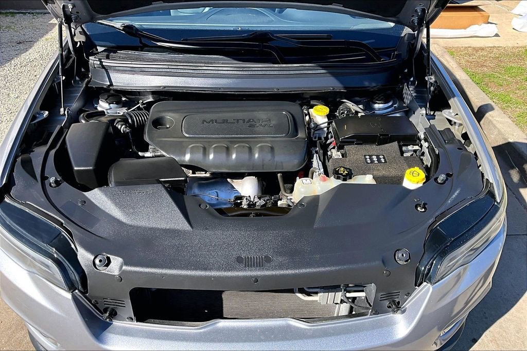 Used 2020 Jeep Cherokee Limited image 11