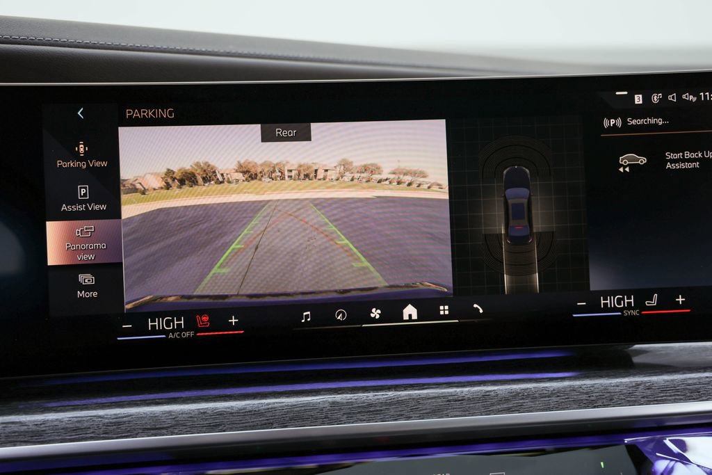 Used 2024 BMW 740i image 11