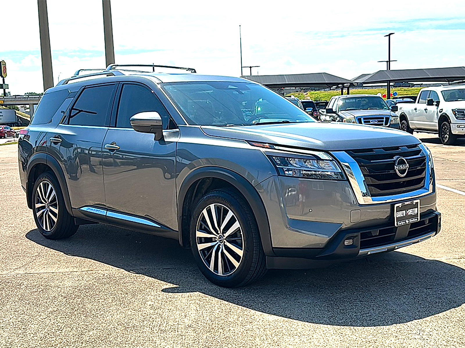 Used 2022 Nissan Pathfinder Platinum w/ Cargo Package AWD/4WD image 10