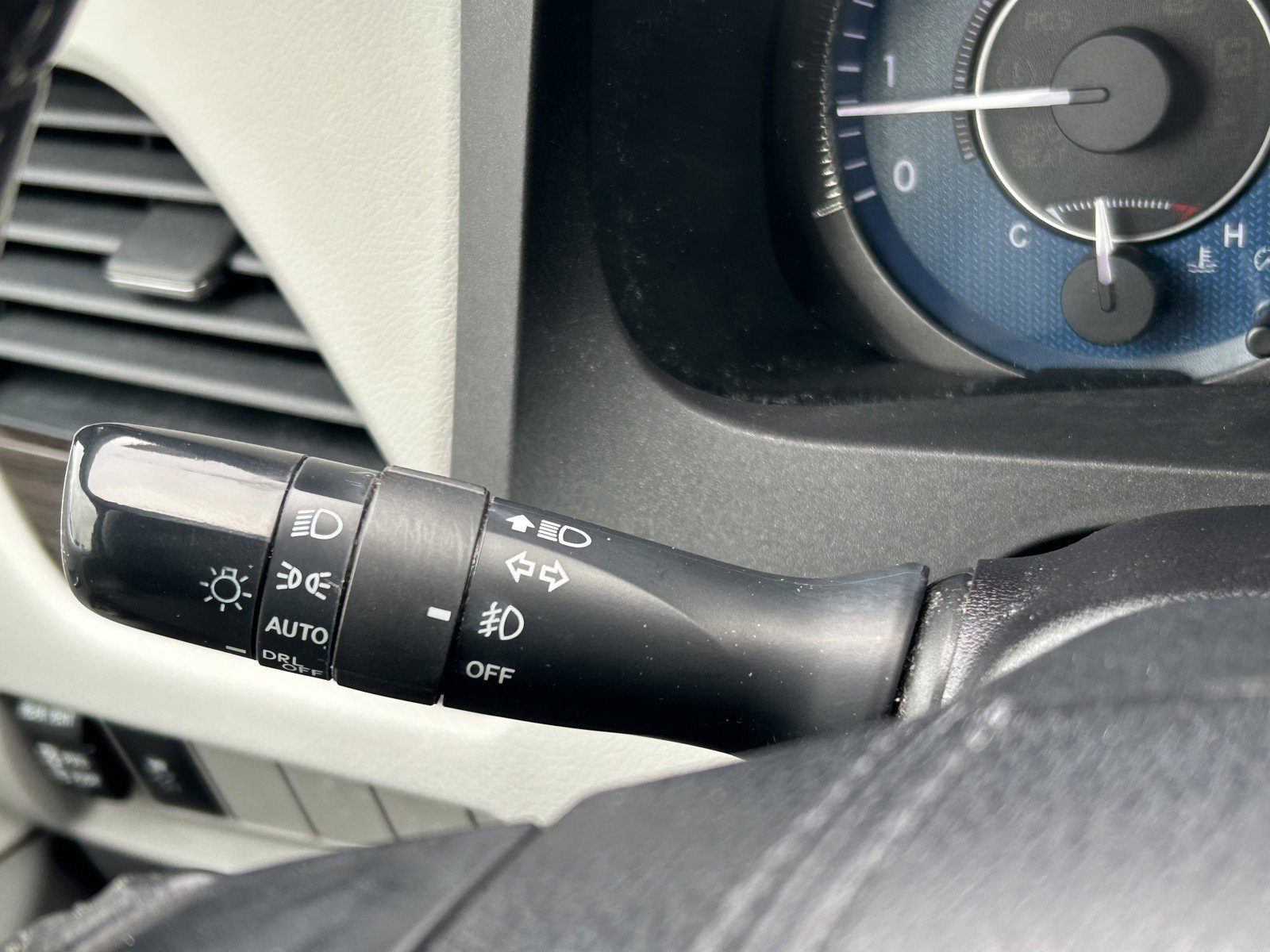 Used 2018 Toyota Sienna XLE w/ Carpet Mat Package image 26