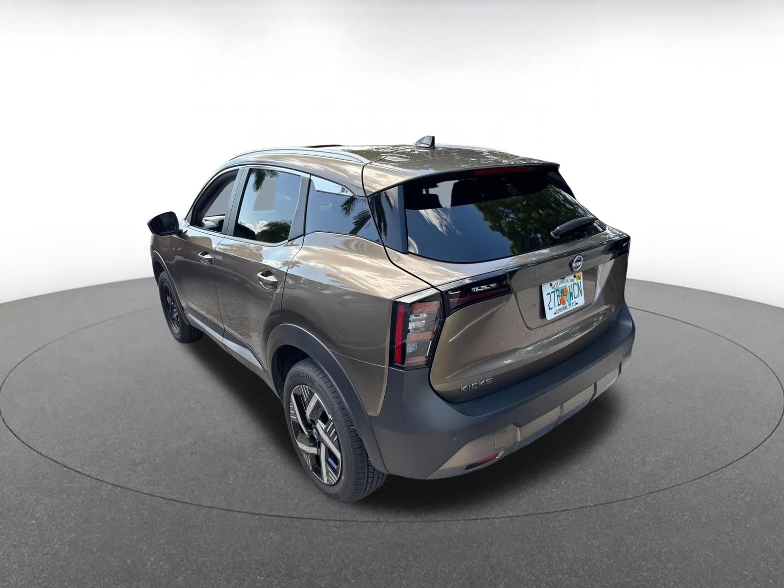 Used 2026 Nissan Kicks SV w/ Cold Weather Package FWD image 5