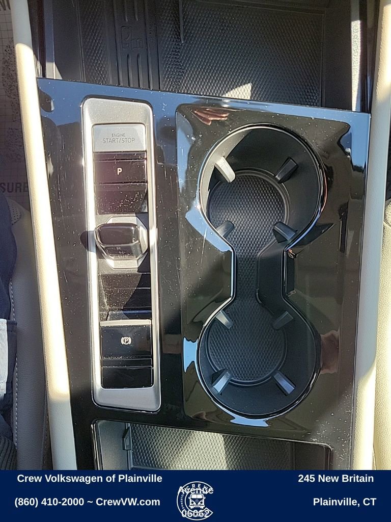 Certified 2025 Volkswagen Atlas SEL image 9