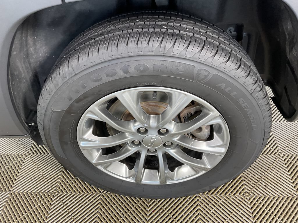 Used 2021 Jeep Cherokee Latitude Lux AWD/4WD image 6
