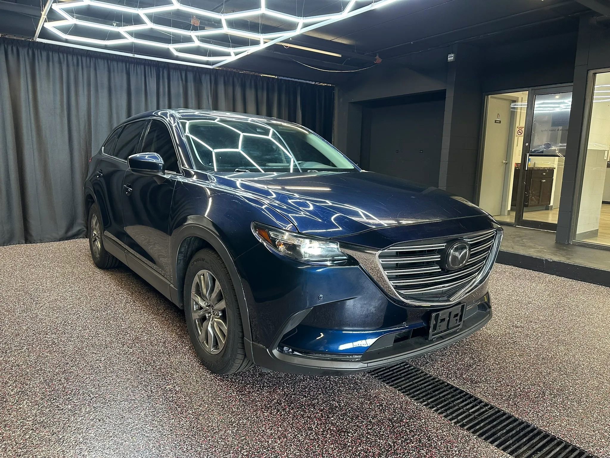 Used 2018 MAZDA CX-9 Touring w/ Touring Premium Package AWD/4WD image 9