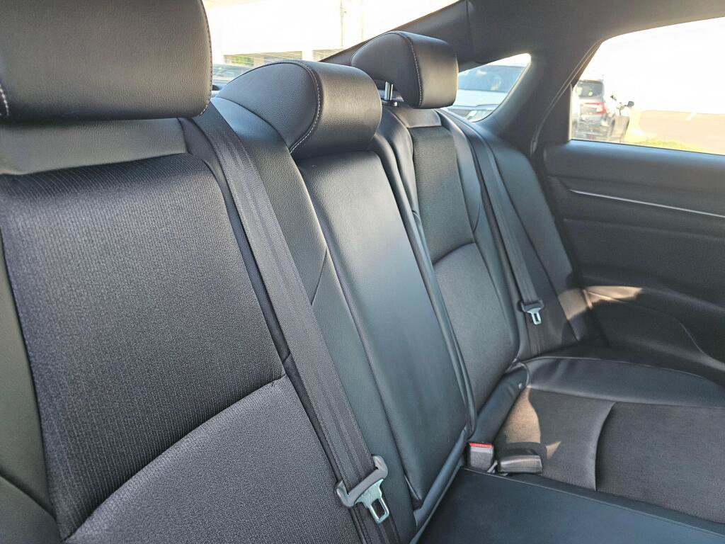 Used 2018 Honda Accord Sport image 12