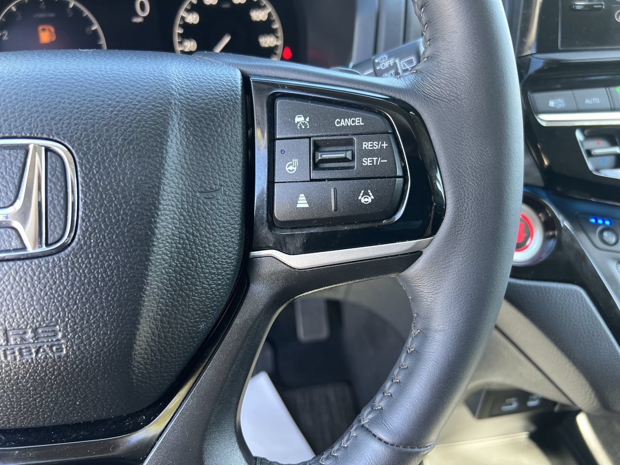 Used 2025 Honda Odyssey Elite image 20