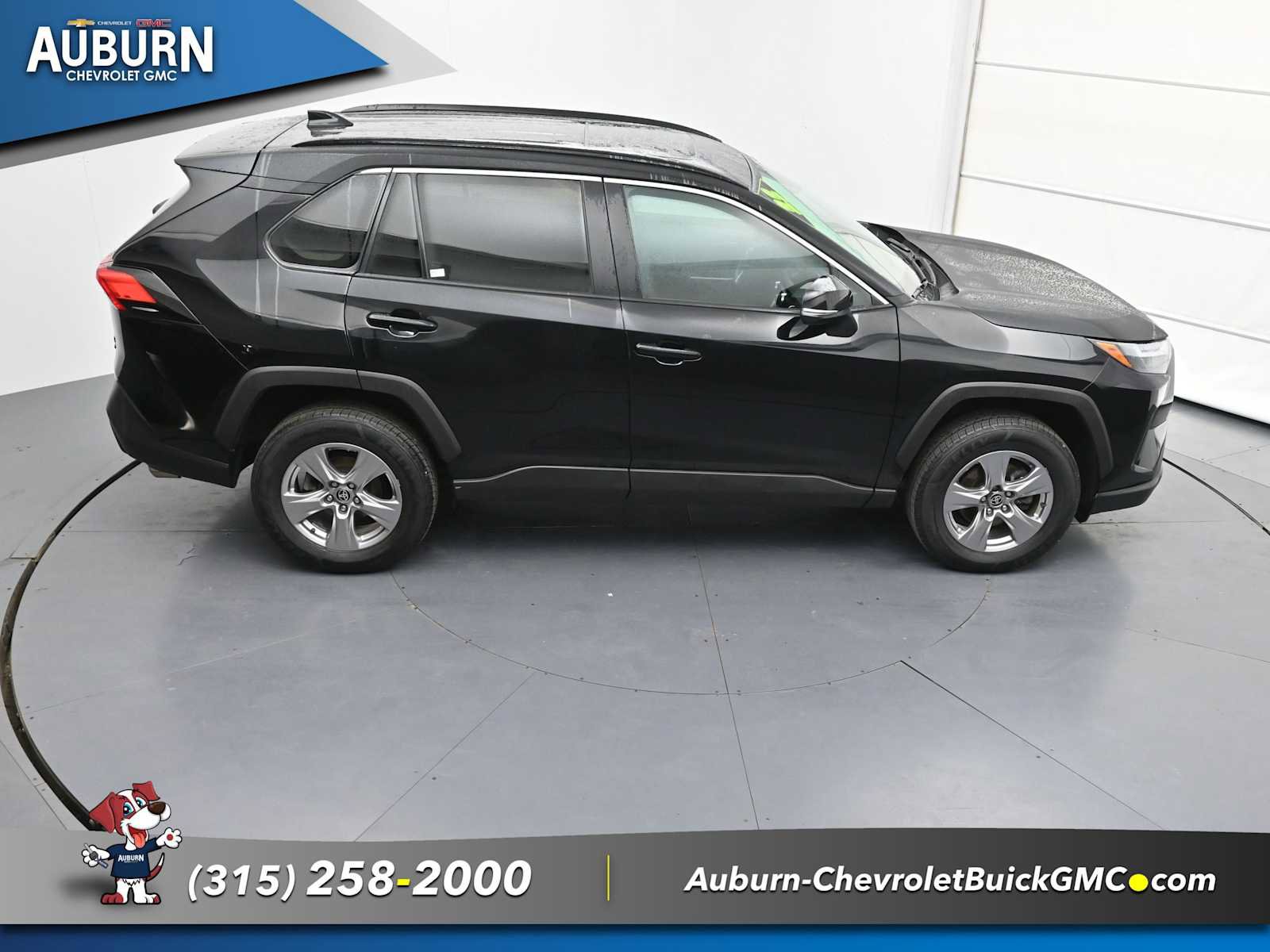 Used 2022 Toyota RAV4 XLE image 32