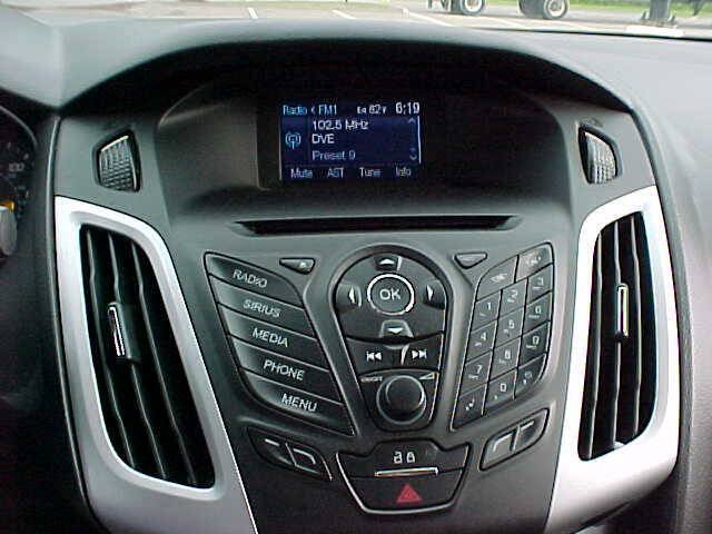 Used 2013 Ford Focus SE w/ Interior Protection Pkg FWD image 20