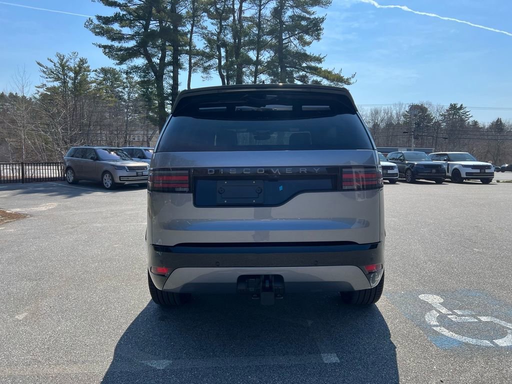 New 2026 Land Rover Discovery Dynamic SE image 4