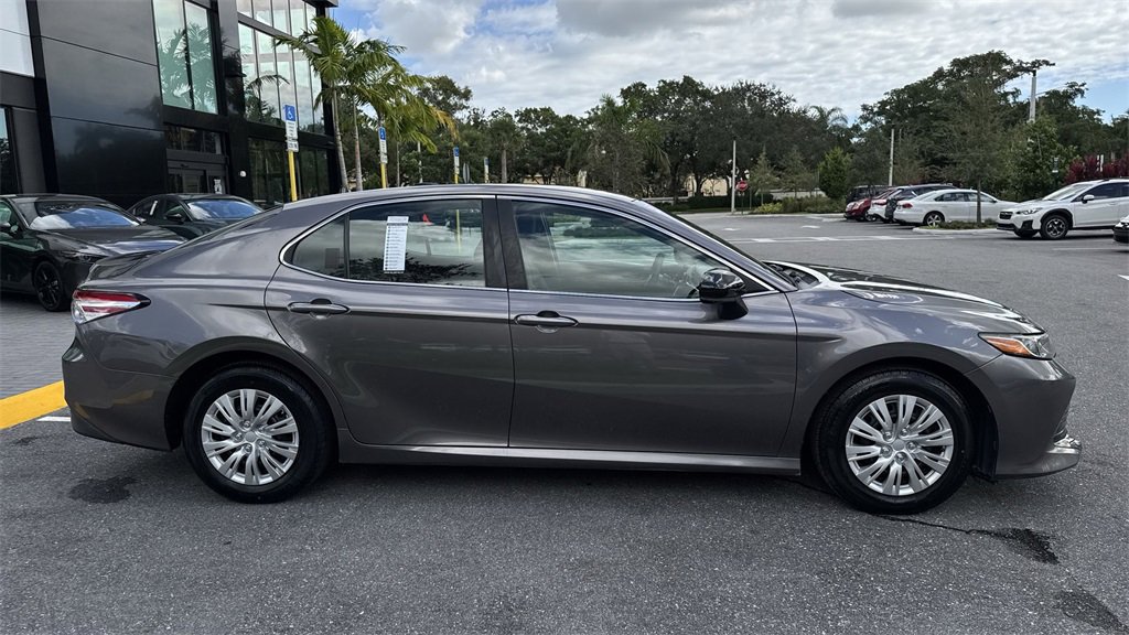 Used 2018 Toyota Camry L image 6