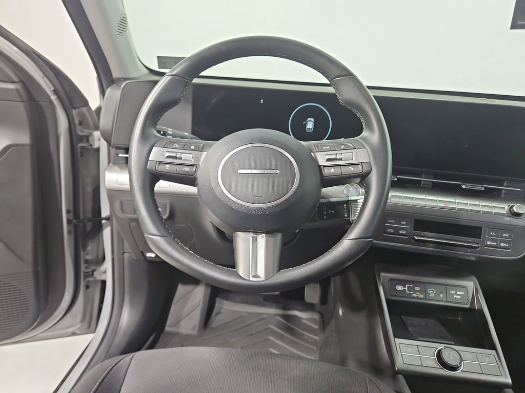 Certified 2025 Hyundai Kona SEL AWD/4WD image 15