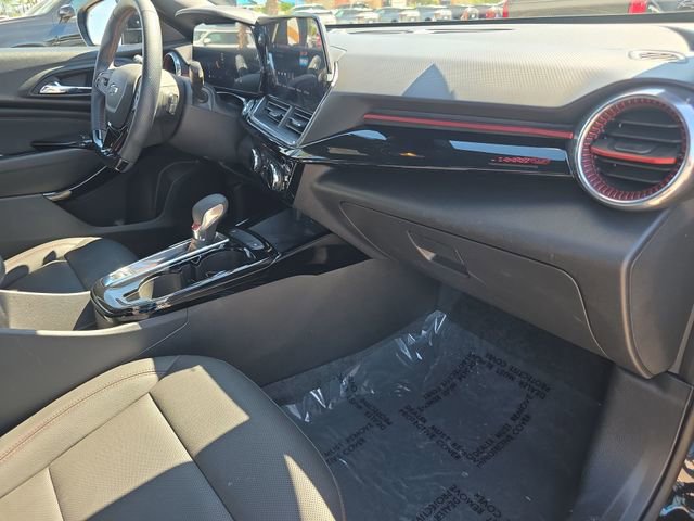 Used 2025 Chevrolet Trax RS w/ Sunroof Package image 27