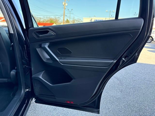 Used 2019 Volkswagen Tiguan SE image 42